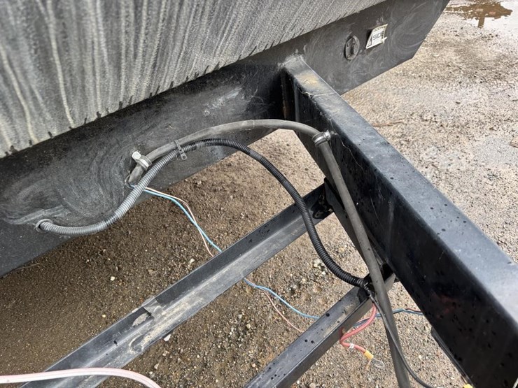 2020-wildwood-wdt282qbxl-ca-travel-trailer-image-9