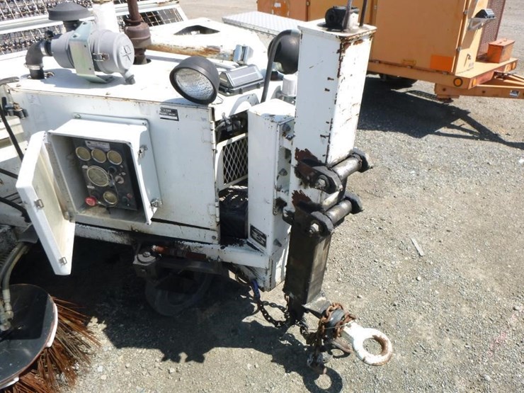 2004-barber-towable-road-rake-200-image-27