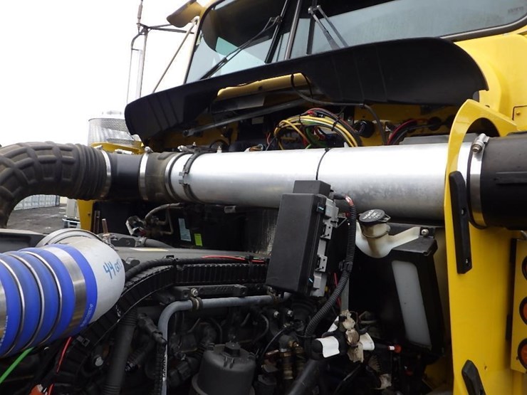 2016-kenworth-w900-image-67