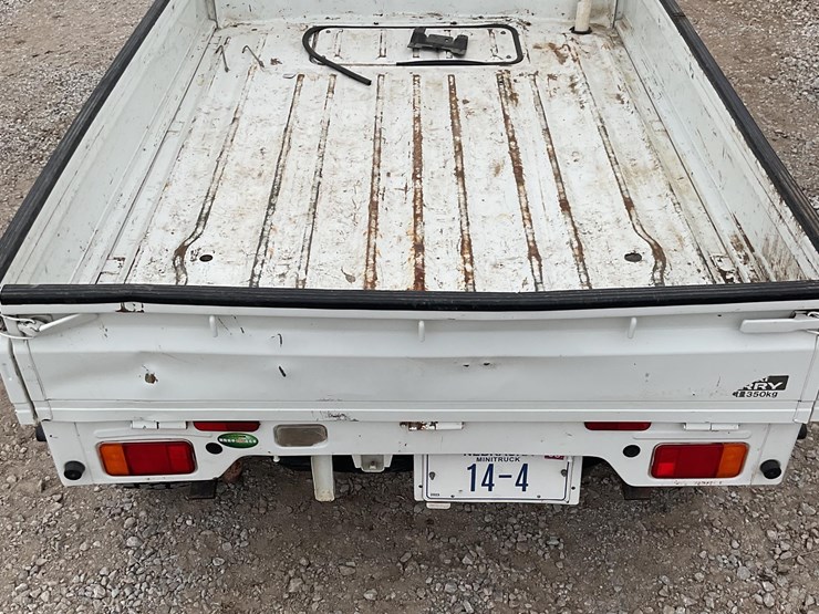 2019-suzuki-ebd-0da16t-4x4-mini-pickup-image-11