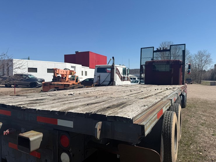 #1119-•-1990-international-navistar-paystar-5000-26'-flat-bed-truck-image-45