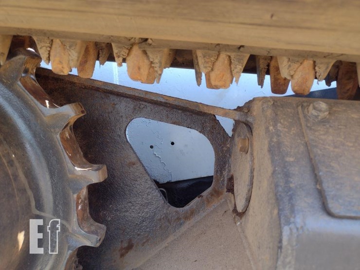 2009-bobcat-t320-image-28