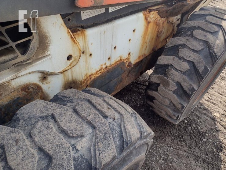 2012-bobcat-s650-image-22