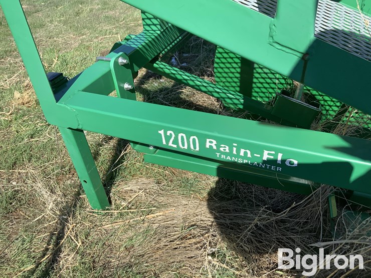 rain-flo-1200-3-pt-vegetable-transplanter-image-17