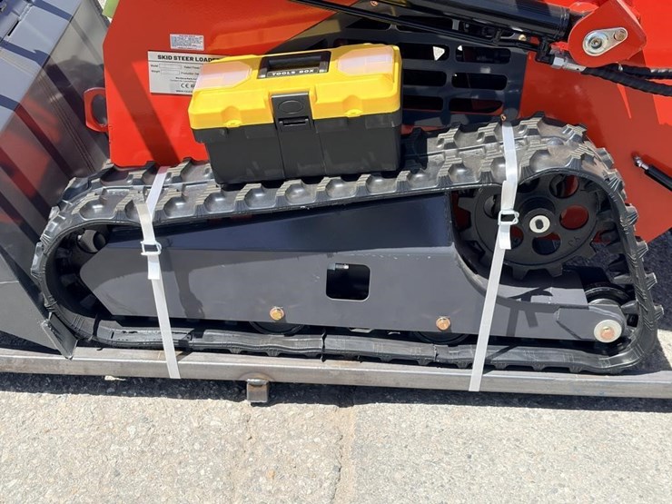 2026-zjg-zj-380-skid-steer-loader-image-8