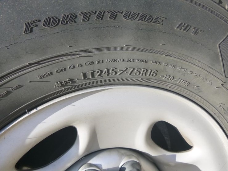 2016-chevrolet-2500-image-26