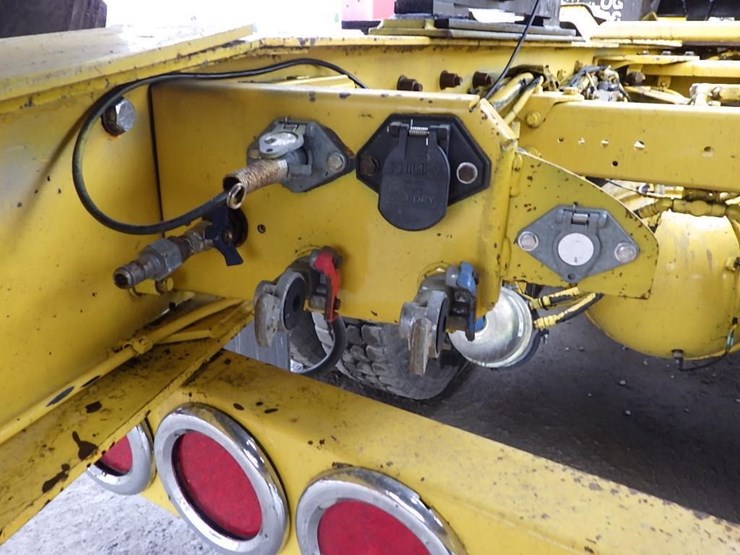 2016-kenworth-w900-image-14