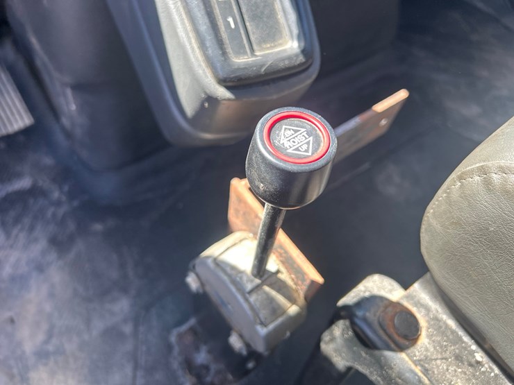 2013-international-durastar-4300-image-62