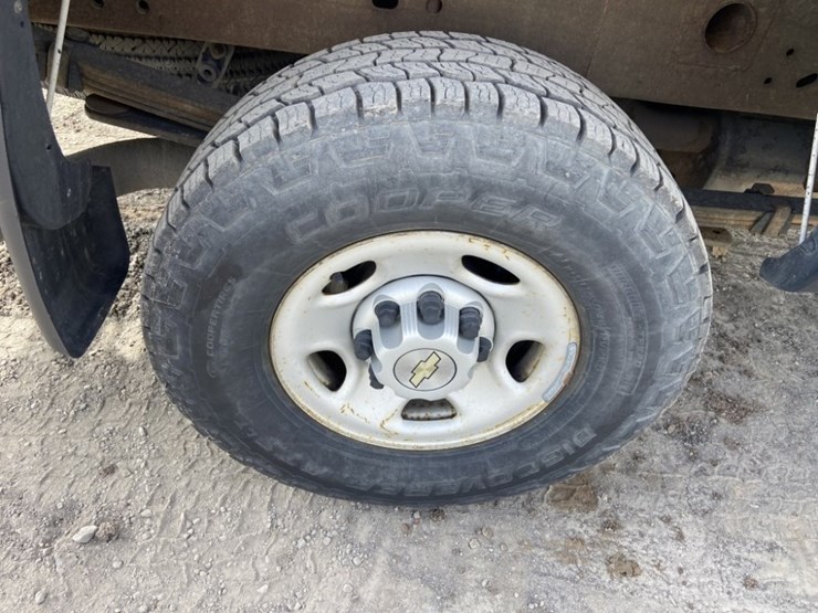 2005-chevrolet-silverado-2500hd-image-27