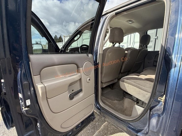 2004-dodge-ram-3500-image-27