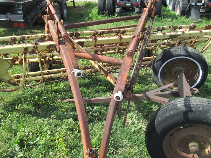 new-holland-256-image-11