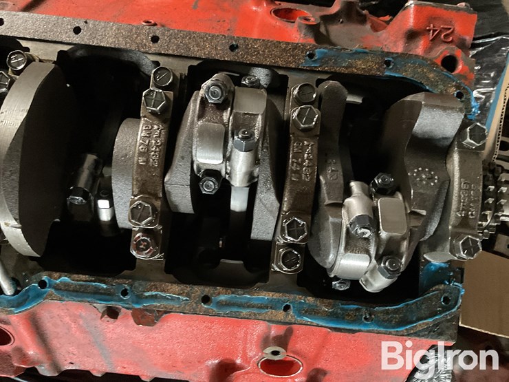 gm-small-block-v-8-gas-engine-image-10