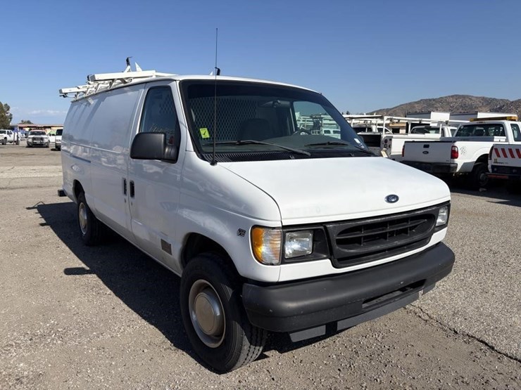2002-ford-e350-image-2