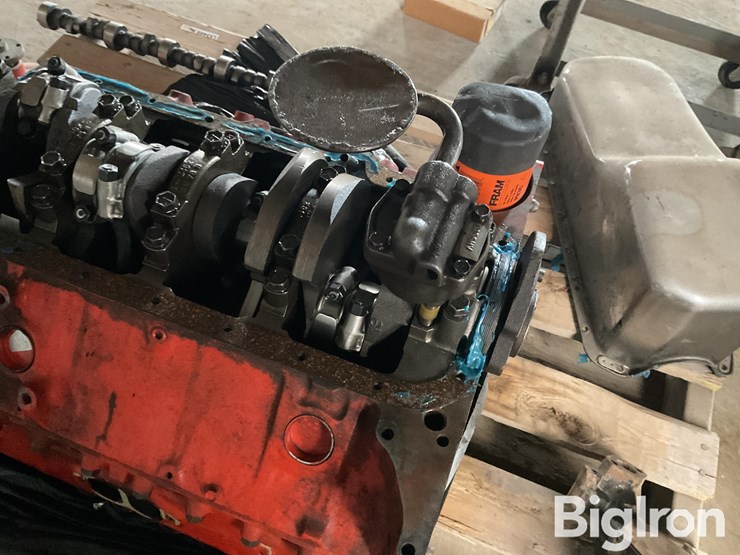 gm-small-block-v-8-gas-engine-image-13