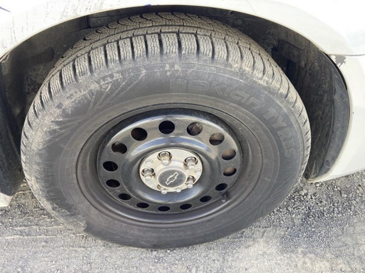 2011-chevrolet-impala-sedan-image-33