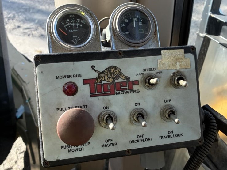 2005-john-deere-7220-image-29