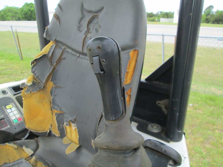 2016-bobcat-e35-image-37