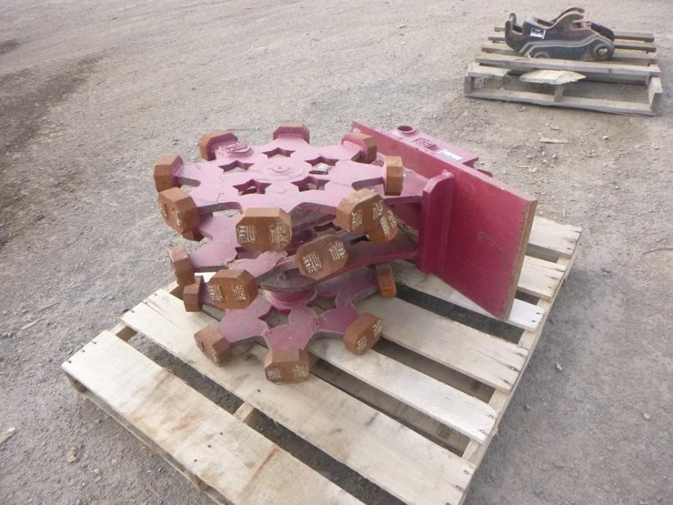 sui-17"-excavator-compaction-wheel-image-1