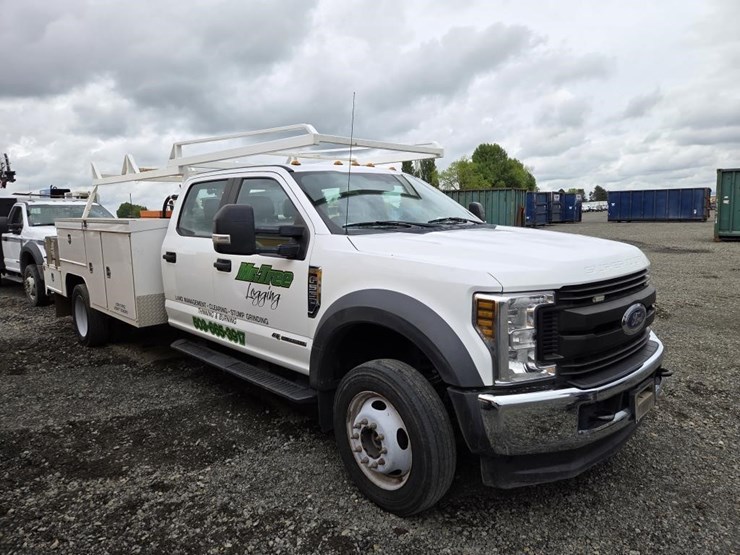 2020-ford-f550-image-2