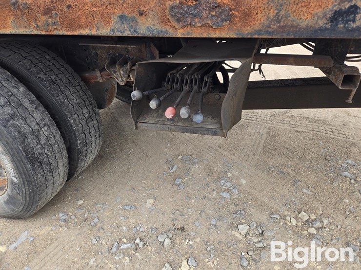 2005-ford-f650-xl-image-19