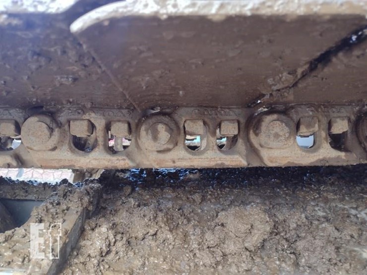 2020-volvo-ec220e-lr-image-38