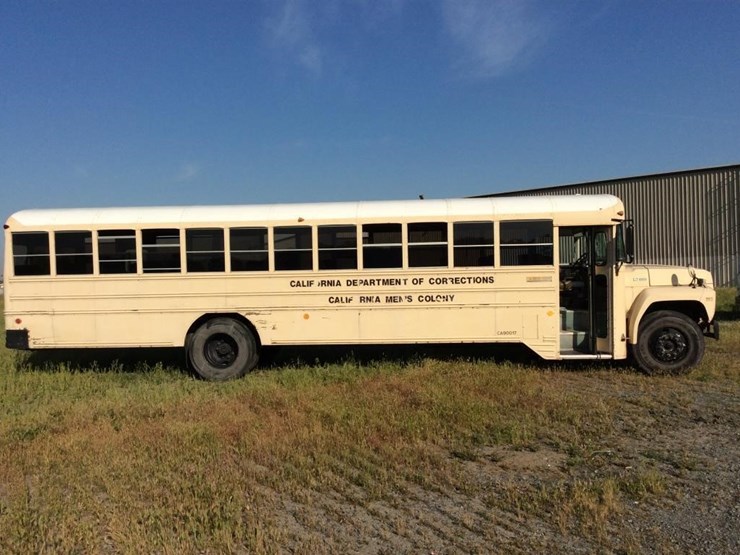 1983-ford-blubird-passenger-bus-image-6