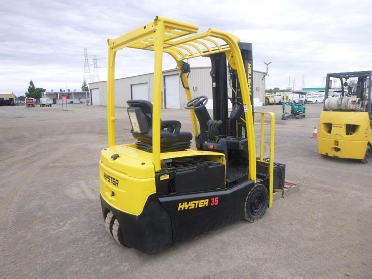 hyster-j35xnt-forklift-image-3