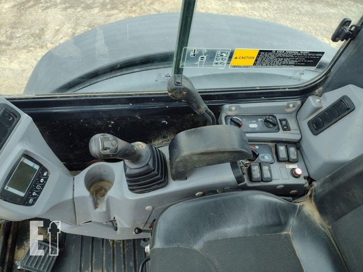 2020-kubota-kx040-4-image-7