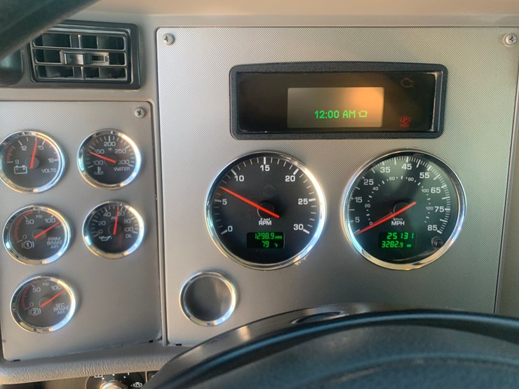 2020-kenworth-t370-image-11