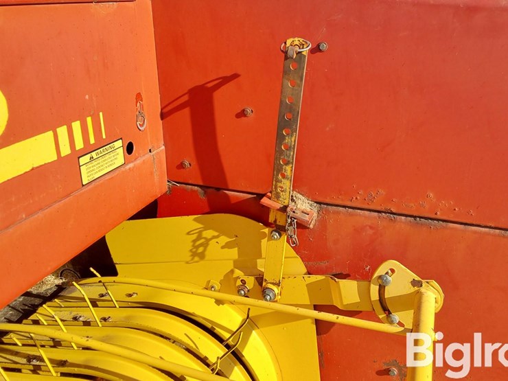 1990-new-holland-570-image-17