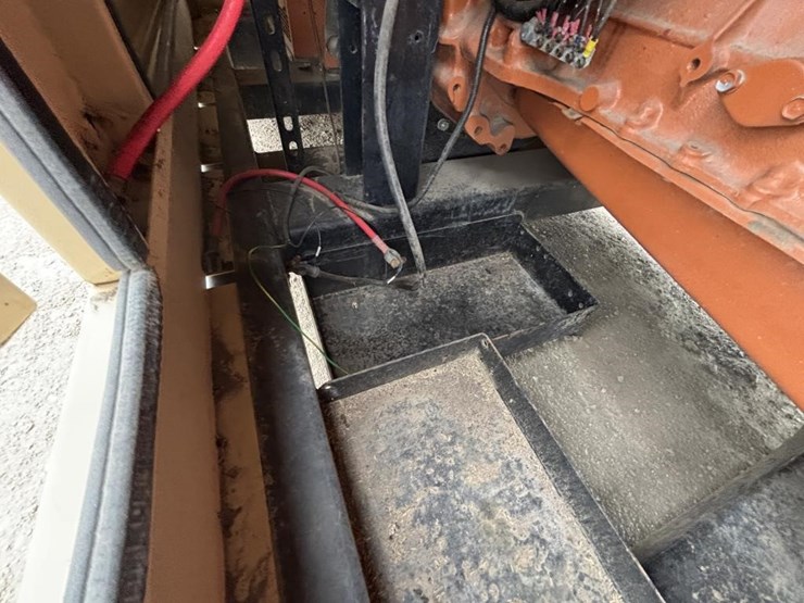 2007-generac-skid-mount-generator-image-9