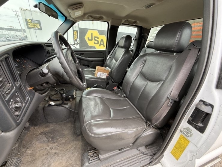 2005-chevrolet-silverado-3500-image-31