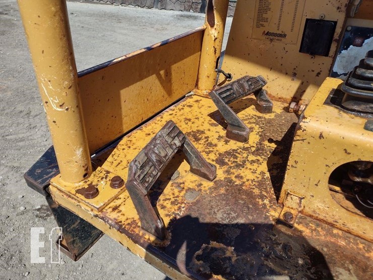 2012-morooka-mst600vd-image-10