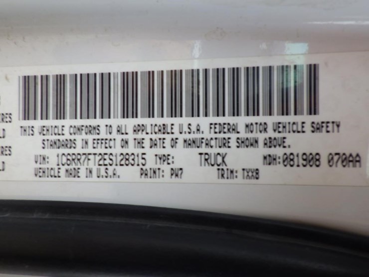 2014-dodge-1500-image-17