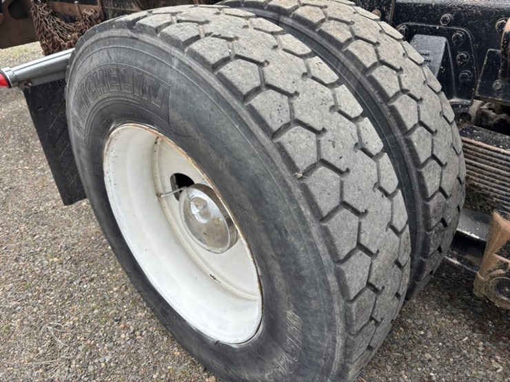 1990-kenworth-w900-image-12