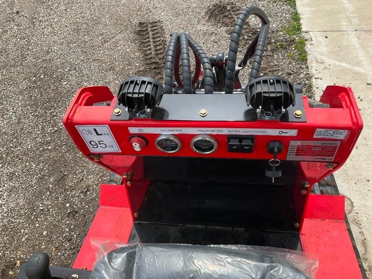 #1019-•-unused-sdll580-mini-skid-steer*---middlebury,-in-image-9