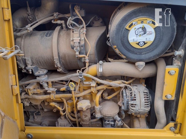 2013-deere-700k-lgp-image-47