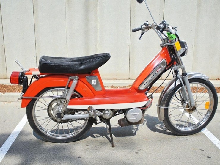 1979-peugeot-105-moped-image-1