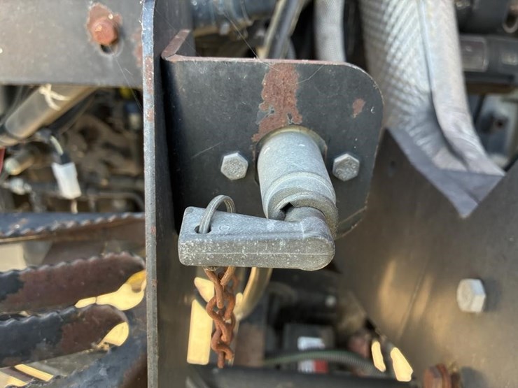 2008-massey-ferguson-6485-image-36