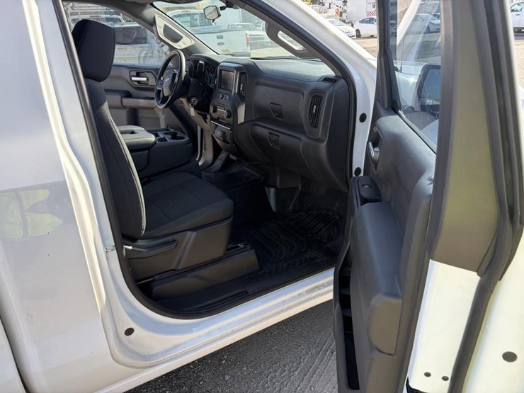 2021-chevrolet-silverado-1500-image-9