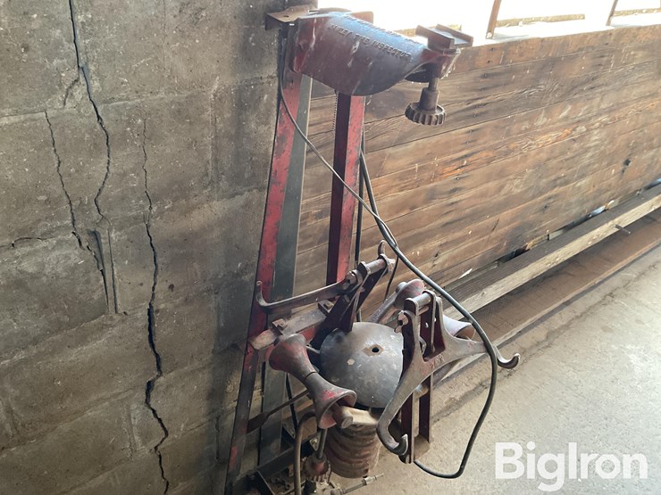 manley-tire-inspector-image-3