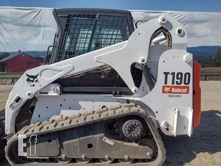 2010-bobcat-t190-image-14