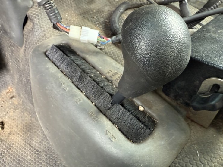 2005-chevrolet-silverado-3500-image-40