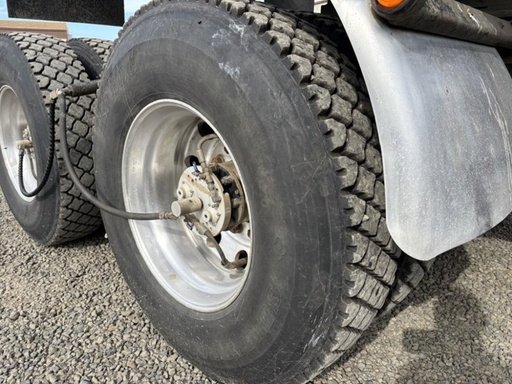 2019-kenworth-t880-image-14