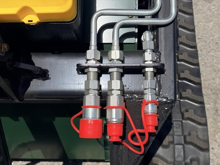 2026-zjg-zj-380-skid-steer-loader-image-7