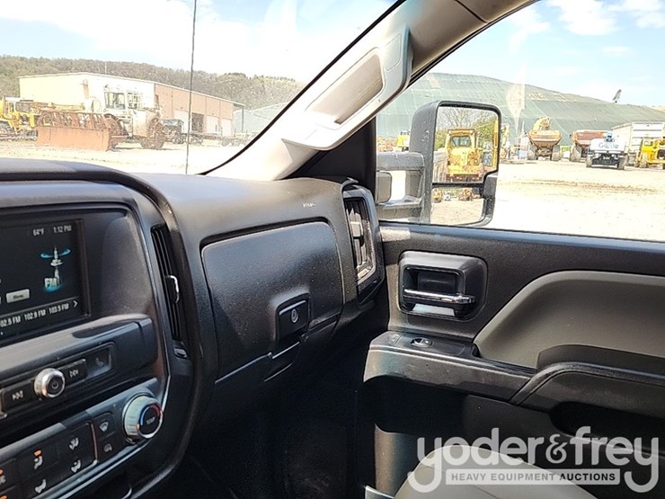 2018-chevrolet-silverado-3500hd-image-29