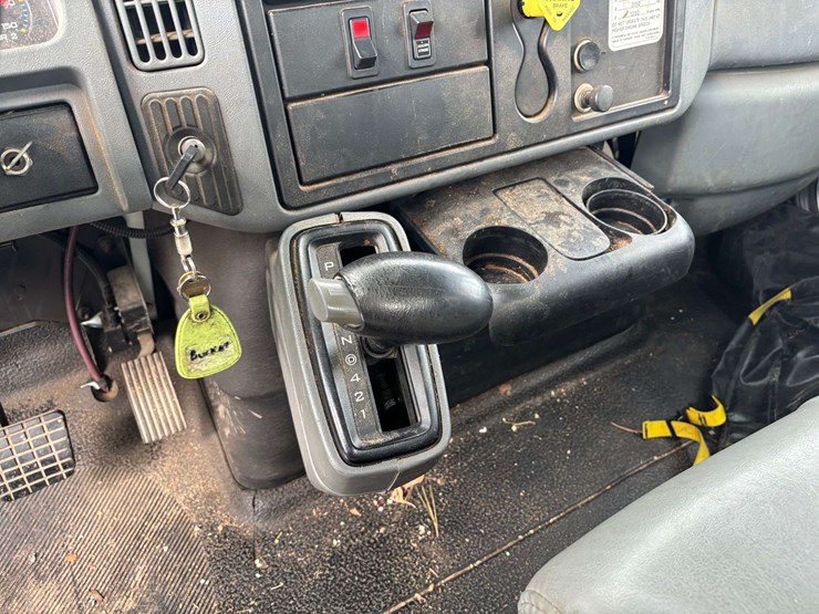 2005-international-durastar-4300-image-34