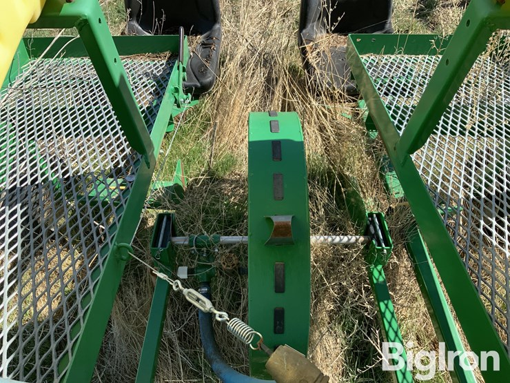 rain-flo-1200-3-pt-vegetable-transplanter-image-10