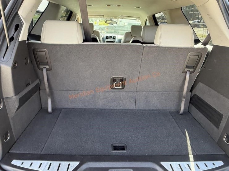 2016-gmc-acadia-slt-image-19