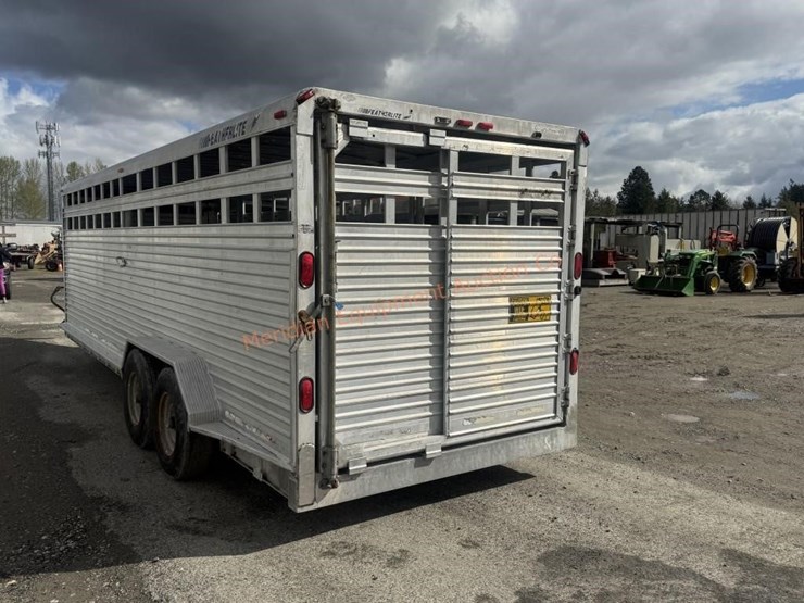 1996-featherlite-8120-image-4